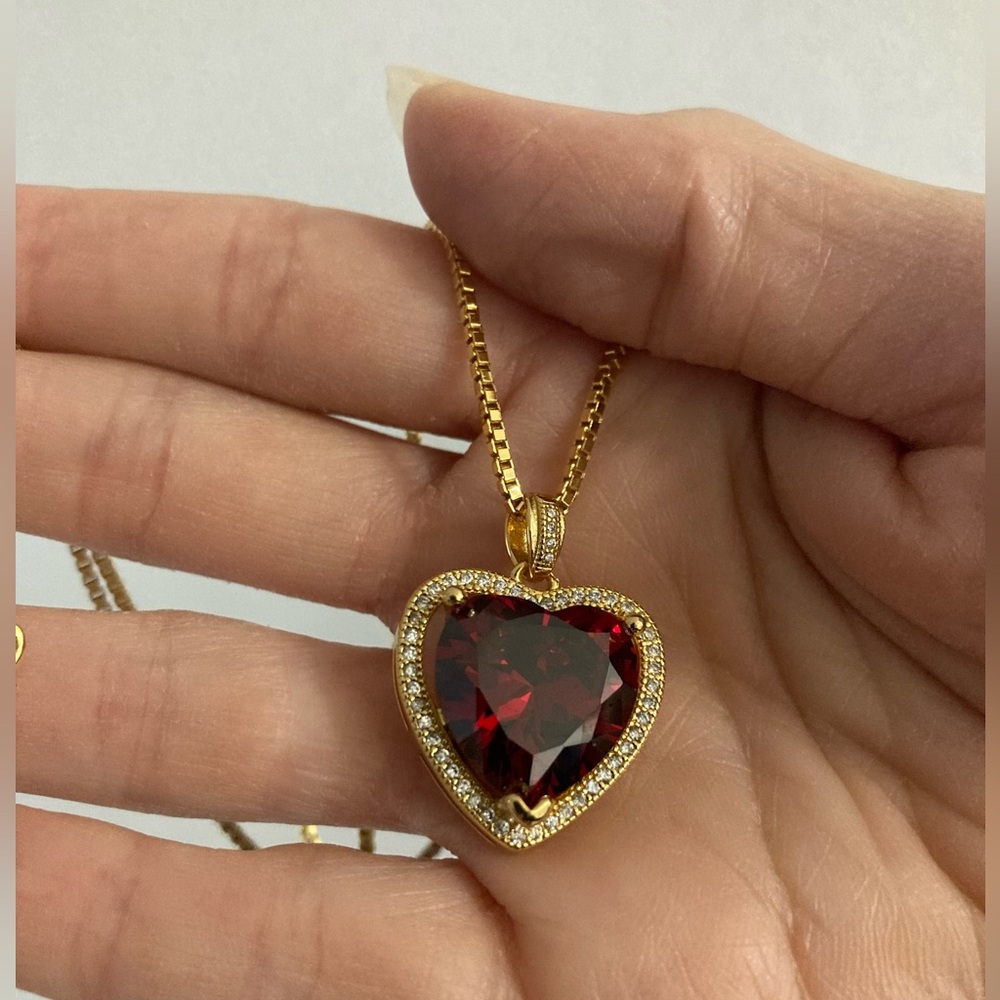 New Vanessa Mooney the ruby heart necklace gold - Picture 8 of 12